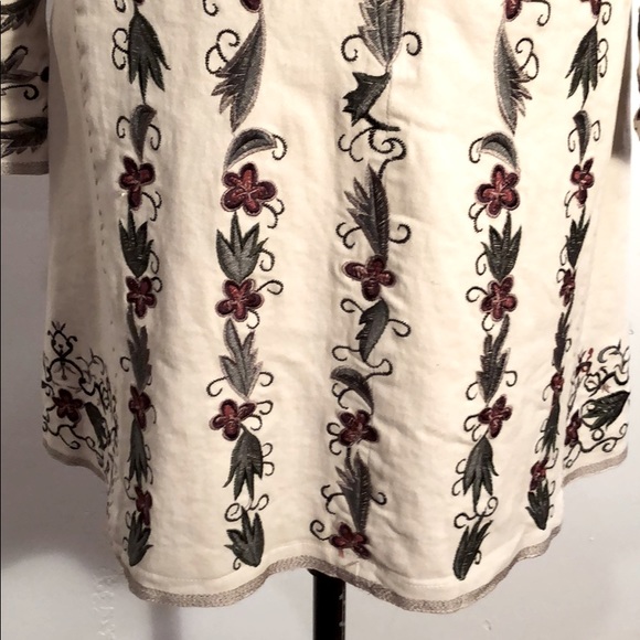 Gorgeous embroidered coat - Picture 5 of 8